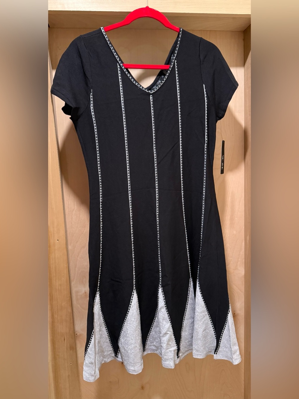 NIC+ZOE Black and White V‑Neck A‑Line Dress Size Medium NWT